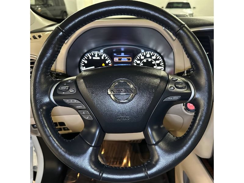 Used 2020 Nissan Pathfinder Platinum FWD image 25