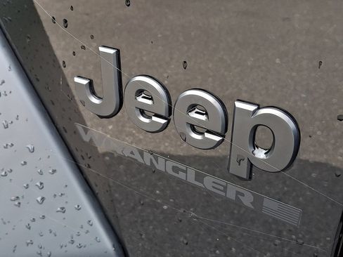 Used 2024 Jeep Wrangler Sport AWD/4WD image 29