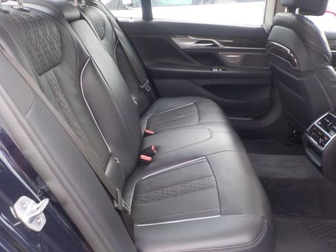 Used 2019 BMW 740i xDrive w/ Executive Package image 29