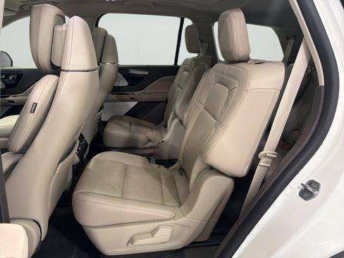 Used 2023 Lincoln Aviator Reserve w/ Equipment Group 201A AWD/4WD image 9