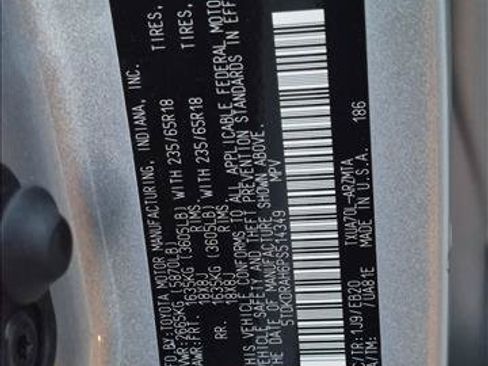 Used 2023 Toyota Highlander XLE FWD image 23