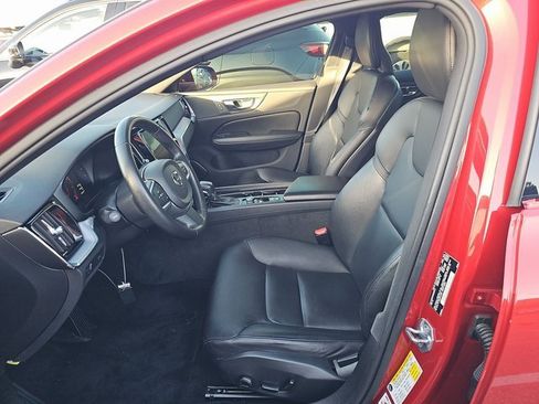 Used 2019 Volvo S60 T5 Momentum w/ Premium Package image 5