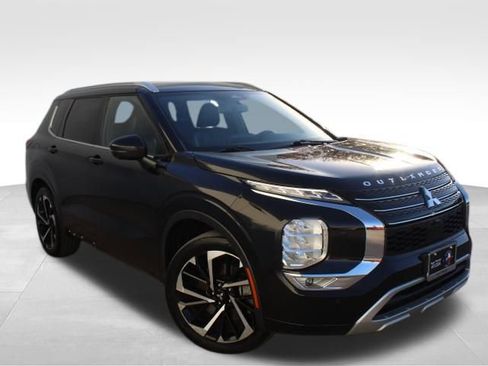 Used 2022 Mitsubishi Outlander SEL image 3