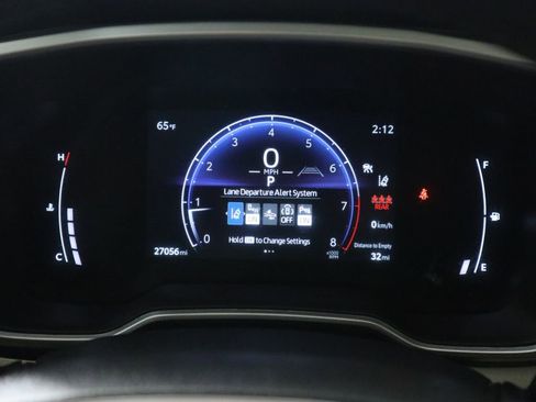 Used 2023 Toyota Corolla Cross XLE image 34