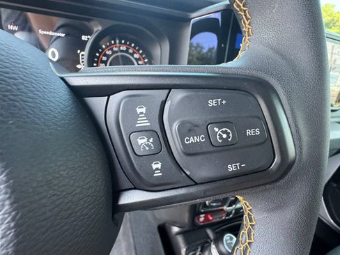 Used 2024 Jeep Wrangler Unlimited Sport AWD/4WD image 32