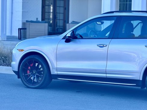Used 2014 Porsche Cayenne Turbo S AWD/4WD image 42