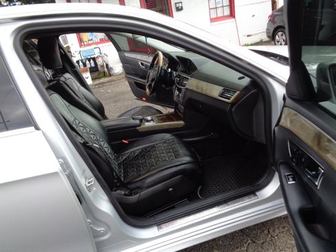 Used 2011 Mercedes-Benz E 350 4MATIC Sedan image 16