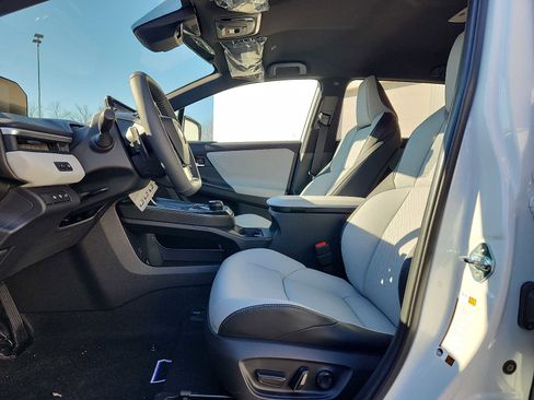 New 2026 Subaru Solterra Premium image 6