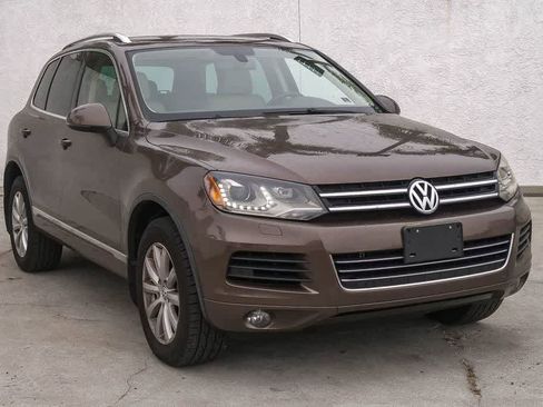 Used 2012 Volkswagen Touareg VR6 AWD/4WD image 3