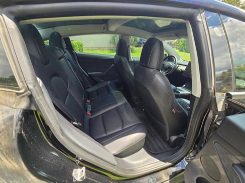 Used 2022 Tesla Model 3 Long Range AWD/4WD image 5