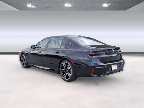 New 2026 BMW i7 eDrive50 w/ M Sport Package image 3