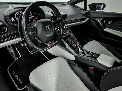 Used 2018 Lamborghini Huracan LP 580-2 image 21