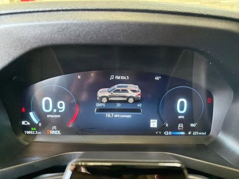 Used 2025 Ford Explorer ST-Line w/ ST-Line Street Pack image 16