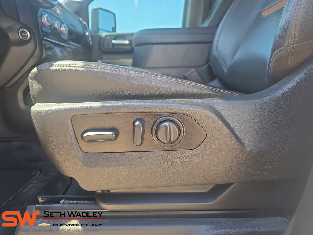 Used 2022 GMC Sierra 2500 AT4 w/ AT4 Premium Plus Package AWD/4WD image 29