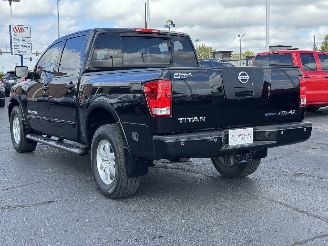 Used 2011 Nissan Titan PRO-4X AWD/4WD image 8