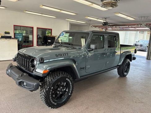 New 2026 Jeep Gladiator Sport AWD/4WD image 8