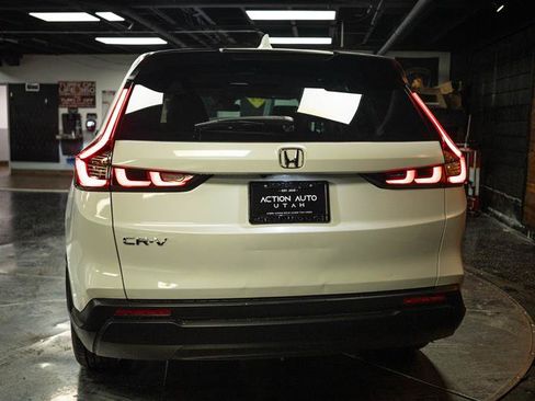 Used 2023 Honda CR-V EX image 6
