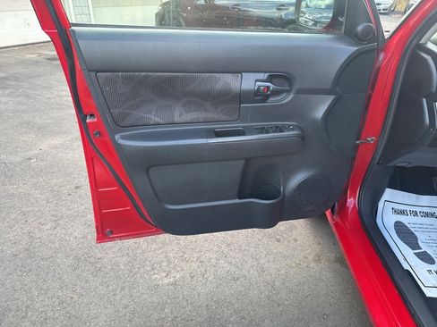 Used 2012 Scion xD image 32