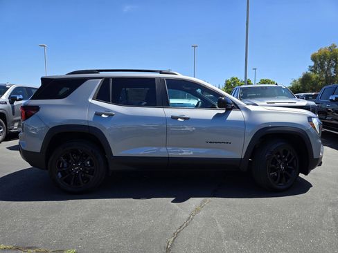 New 2026 GMC Terrain Elevation FWD image 3