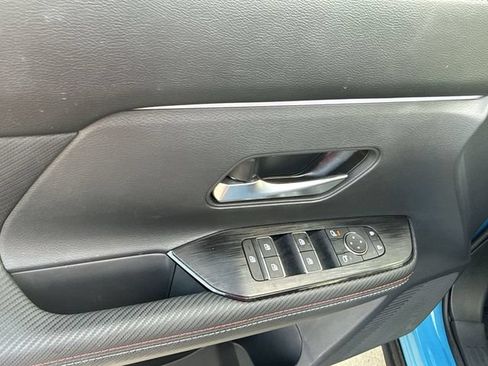Used 2025 Nissan Kicks SR AWD/4WD image 24