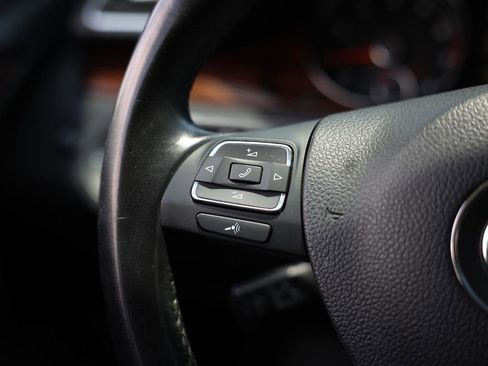 Used 2012 Volkswagen CC Lux FWD image 26