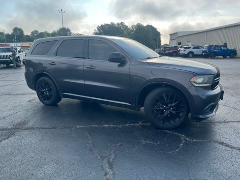 Used 2016 Dodge Durango SXT w/ Blacktop Package RWD image 2