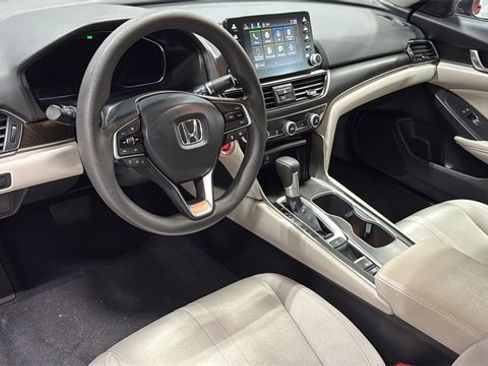 Used 2020 Honda Accord EX image 9