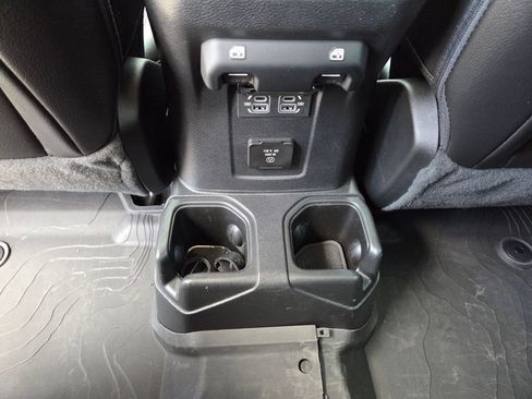 Used 2023 Jeep Gladiator Overland AWD/4WD image 14