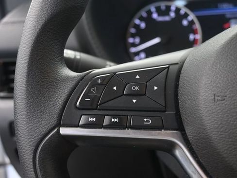 Used 2024 Nissan Sentra SV FWD image 29
