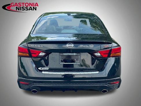 Used 2023 Nissan Altima 2.5 SR w/ SR Premium Package FWD image 7