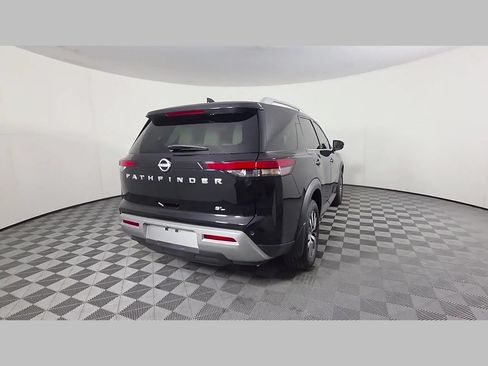 Used 2025 Nissan Pathfinder SL FWD image 41