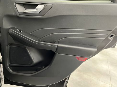 Used 2025 Ford Escape ST-Line image 19