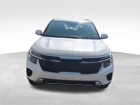 Used 2025 Kia Seltos EX AWD/4WD image 6