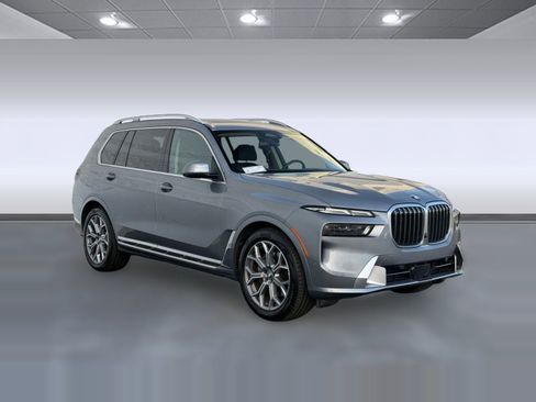 Certified 2024 BMW X7 xDrive40i image 6