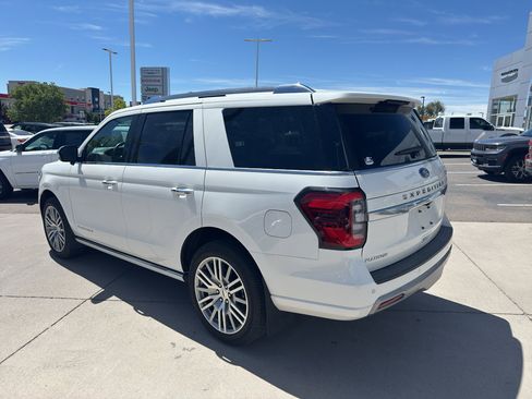 Used 2023 Ford Expedition Platinum AWD/4WD image 3
