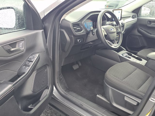 Used 2025 Ford Escape Active FWD image 9