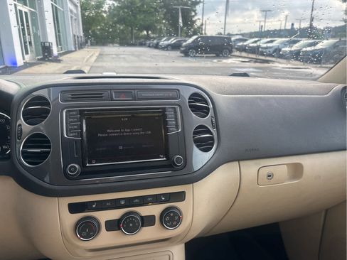 Used 2017 Volkswagen Tiguan Limited FWD image 10