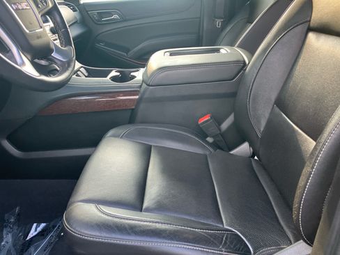 Used 2019 GMC Yukon SLT AWD/4WD image 10