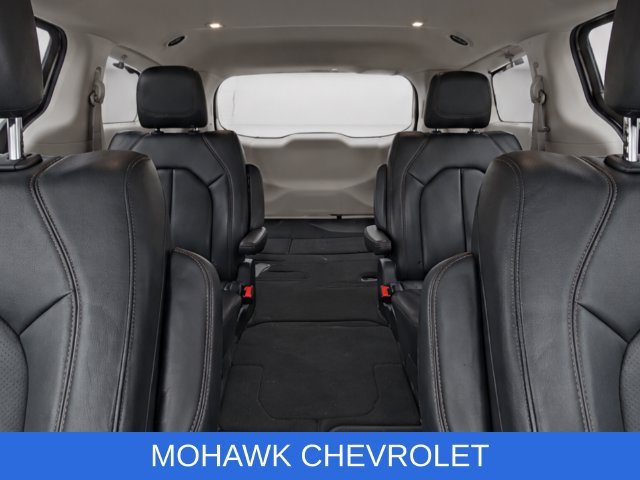 Used 2019 Chrysler Pacifica Touring-L Plus w/ Advanced Safetytec Group FWD image 22