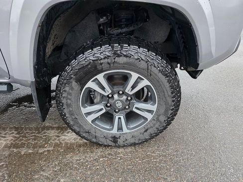 Used 2021 Toyota Tacoma SR image 12