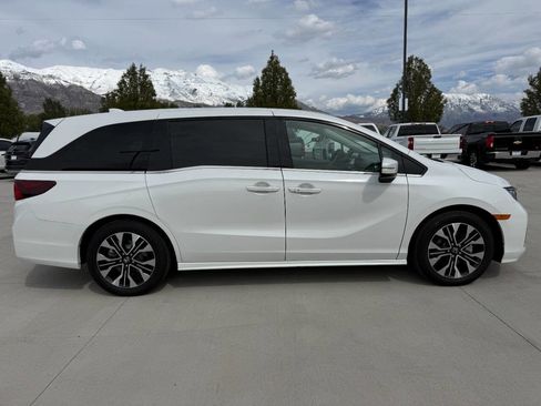 Used 2026 Honda Odyssey Elite image 2