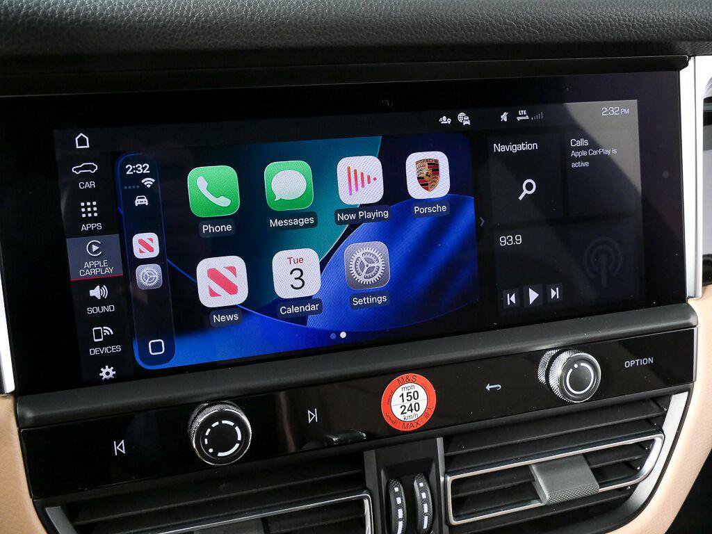 Certified 2026 Porsche Macan AWD/4WD image 14