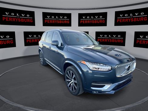 Used 2023 Volvo XC90 B6 Plus image 2