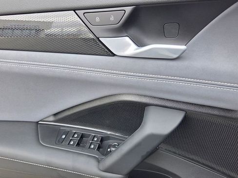 New 2026 Volkswagen Tiguan SE image 30