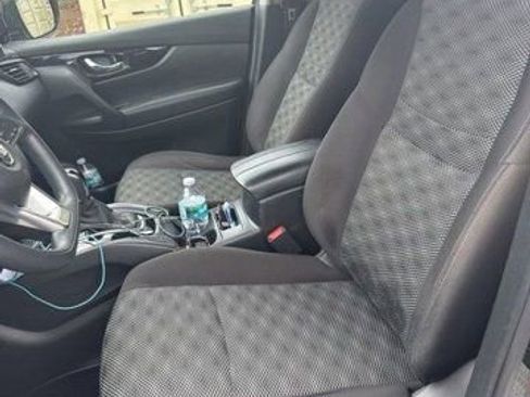 Used 2018 Nissan Rogue Sport SV image 12