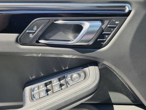 New 2026 Porsche Macan AWD/4WD image 18