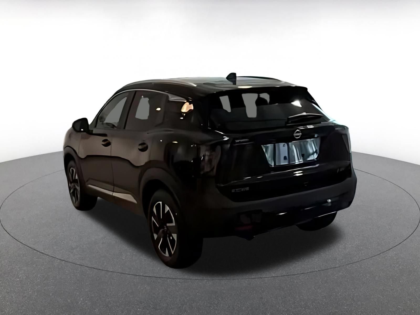 Used 2026 Nissan Kicks SV w/ Cold Weather Package AWD/4WD image 14