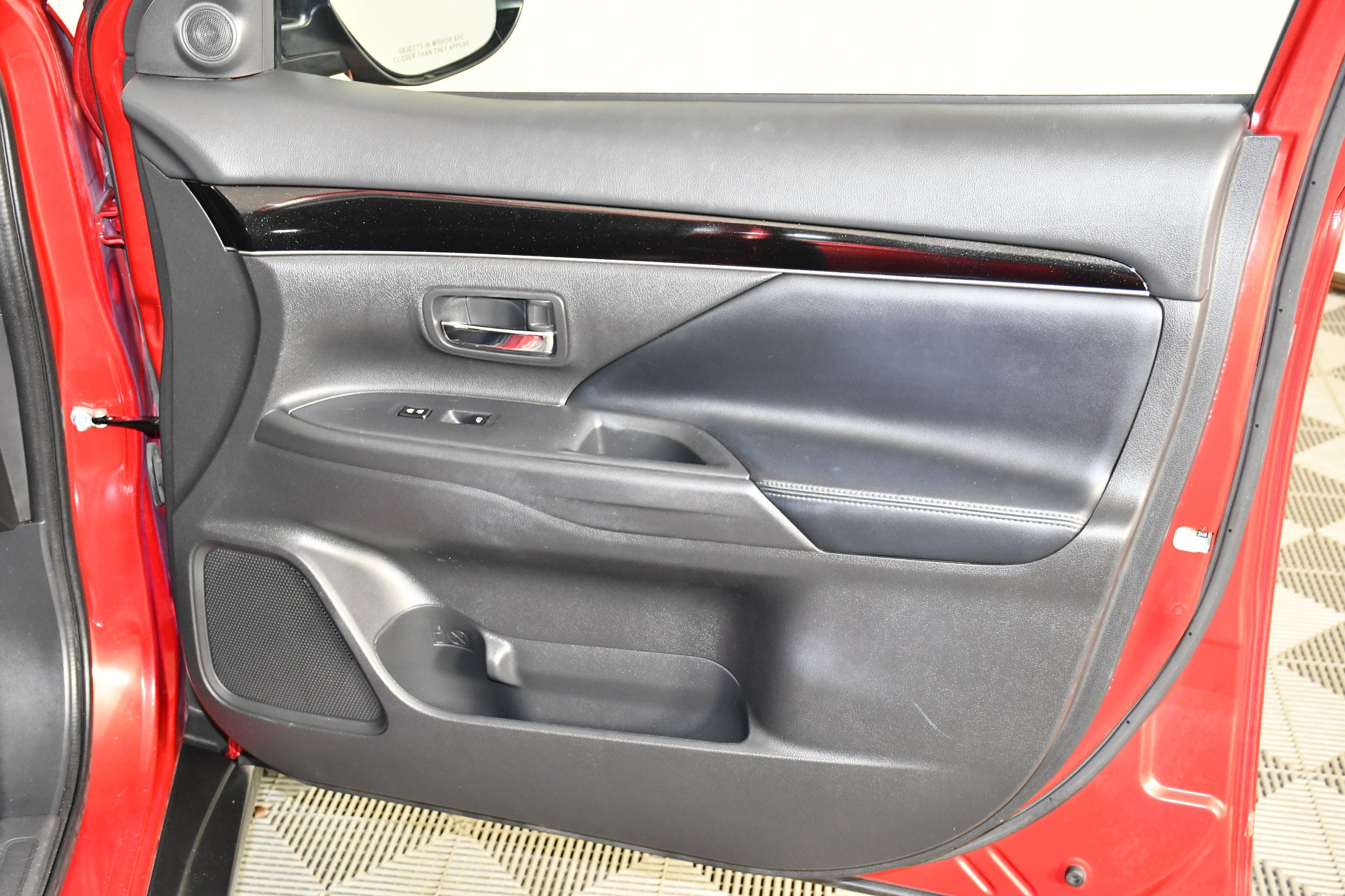 Used 2019 Mitsubishi Outlander SE AWD/4WD image 31