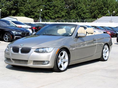 Used 2009 BMW 335i Convertible image 4