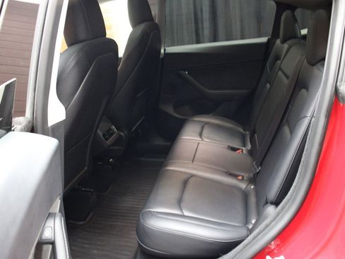 Used 2023 Tesla Model Y Performance image 21